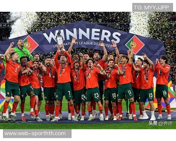 曼联官方推特祝贺B费帽子戏法同时庆祝葡萄牙成功晋级世界杯 曼联官方推特祝贺B费帽子戏法同时庆祝葡萄牙成功晋级世界杯