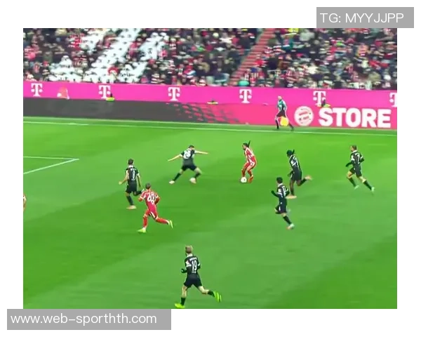 拜仁传奇杯季军争夺战罗本四球助力球队9比4大胜尤文图斯